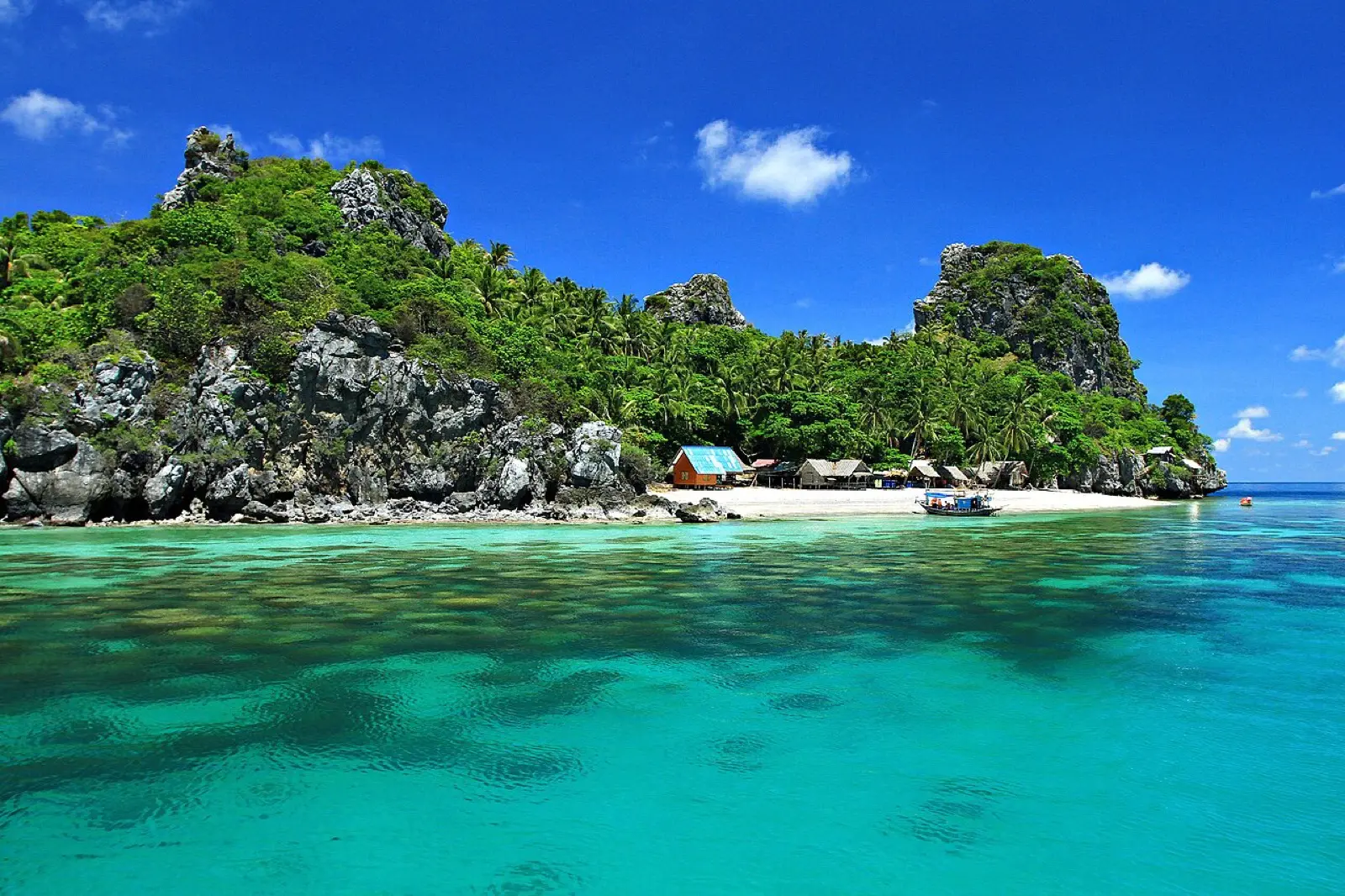 เกาะในอุทยานแห่งชาติหมู่เกาะชุมพร
